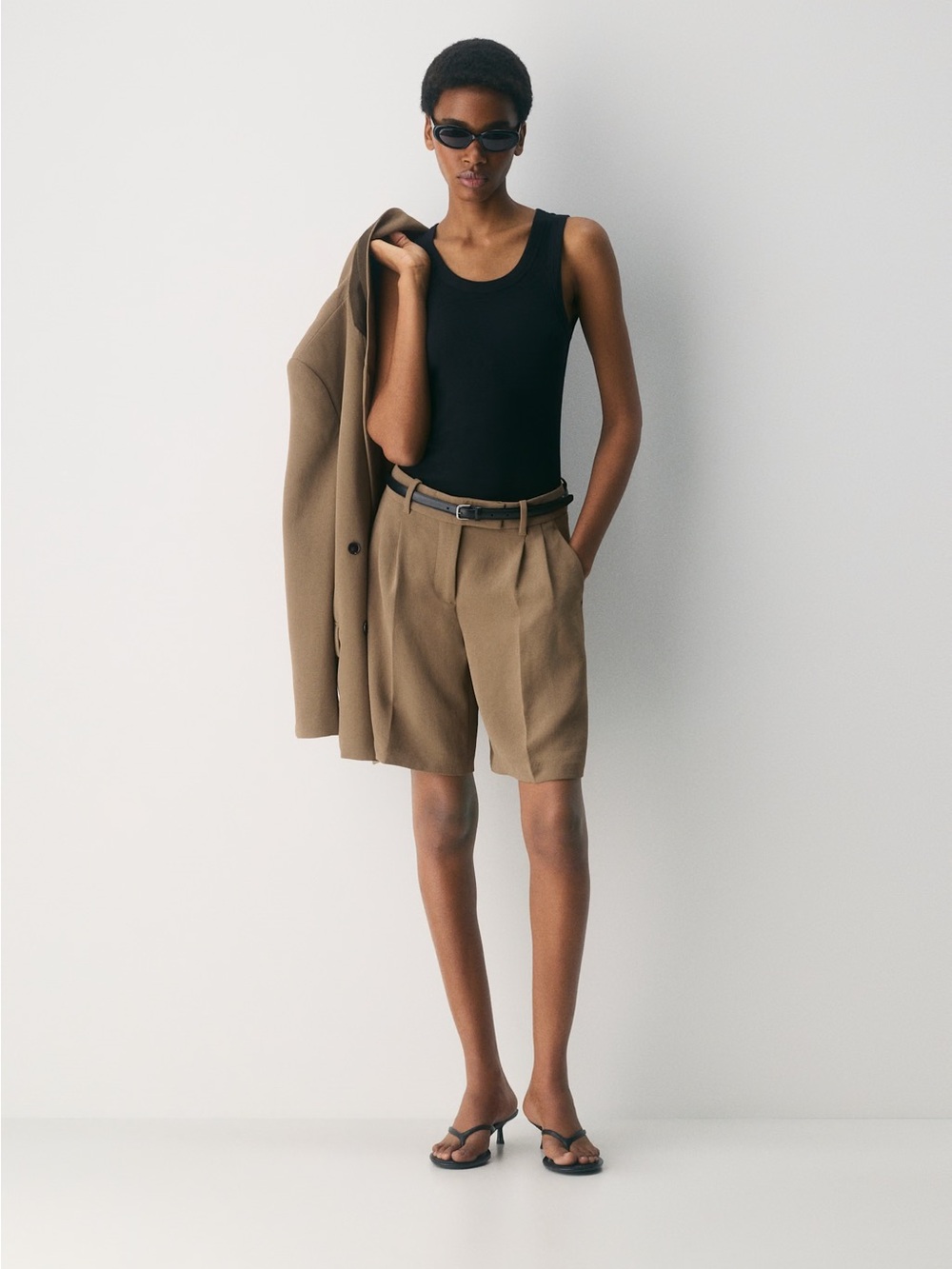 Aritzia Lunette Shorts Size 8 NWT